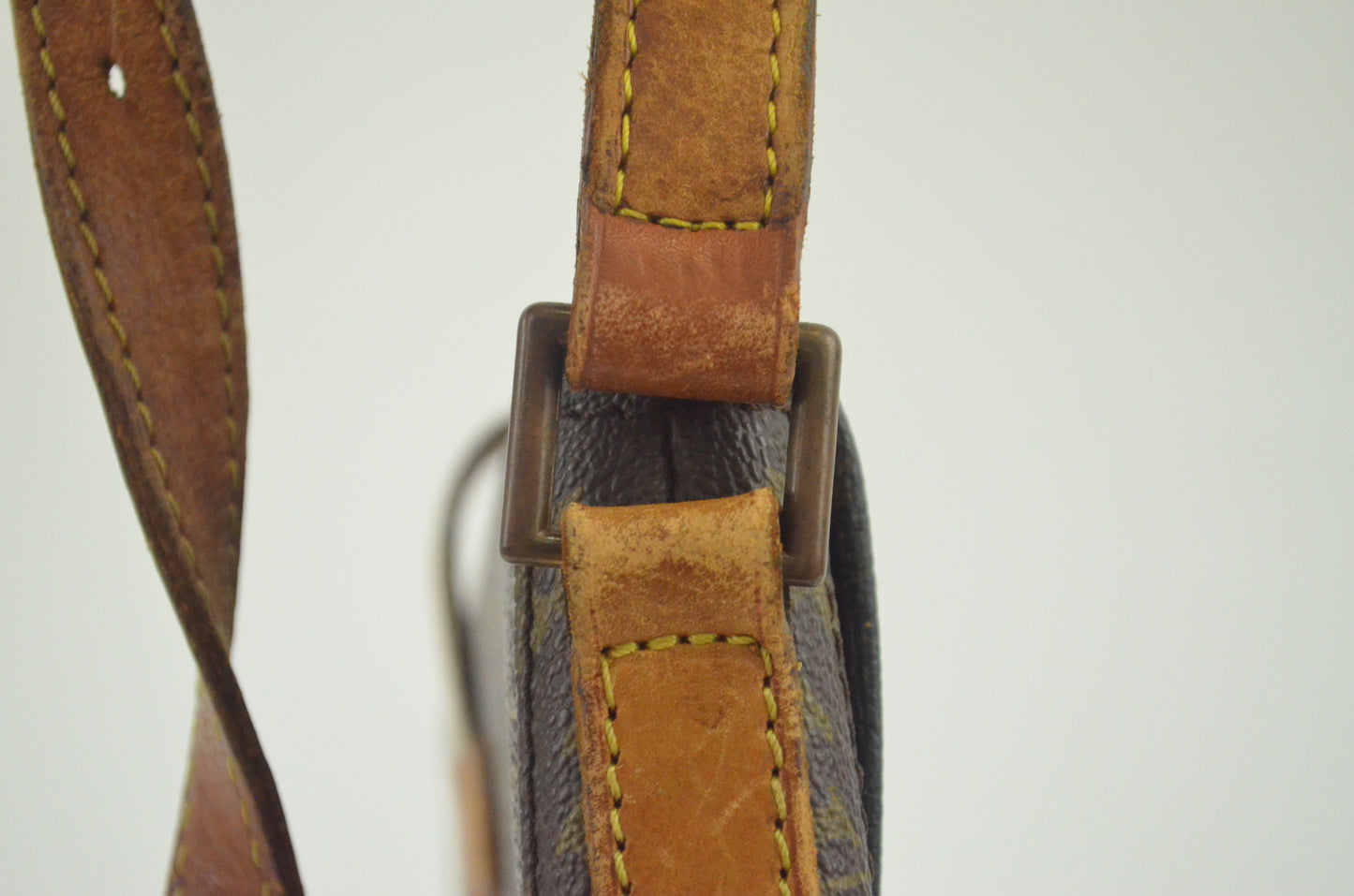 Louis Vuitton Chantilly