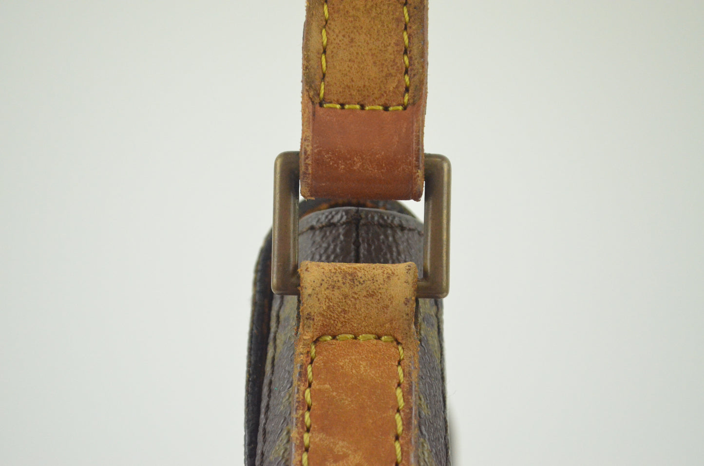 Louis Vuitton Chantilly