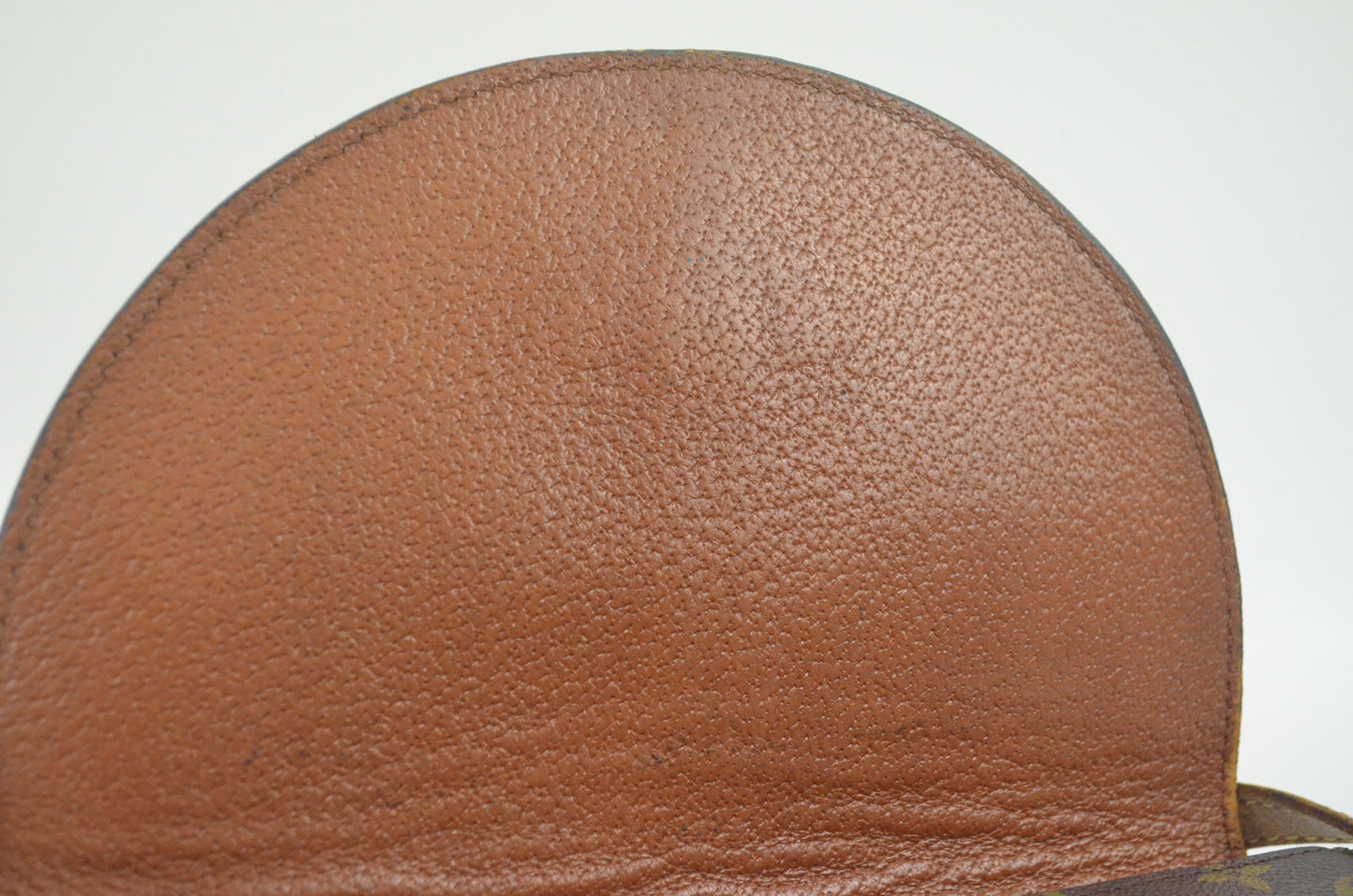 Louis Vuitton Chantilly