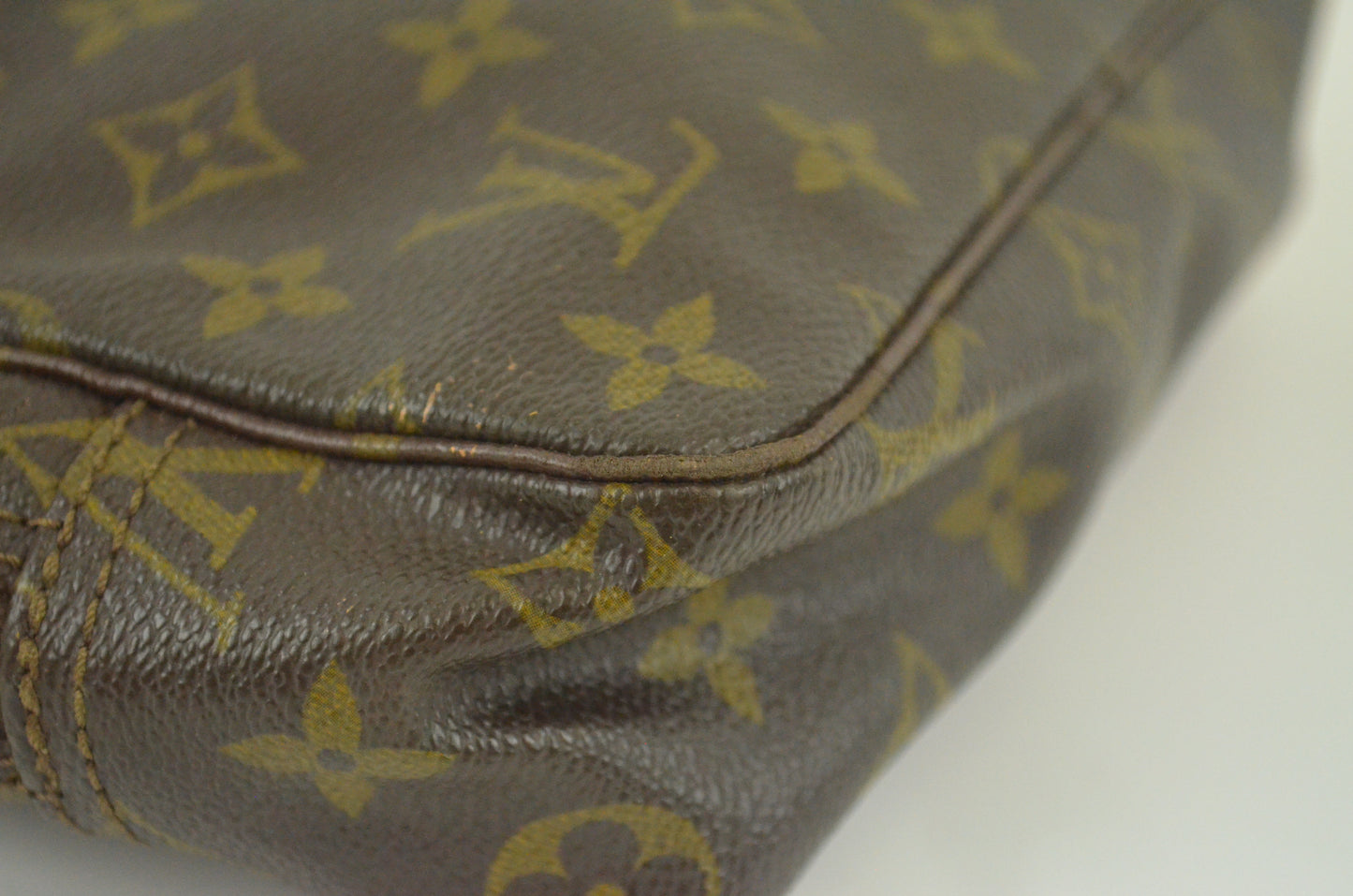 Louis Vuitton Trousse Toilette