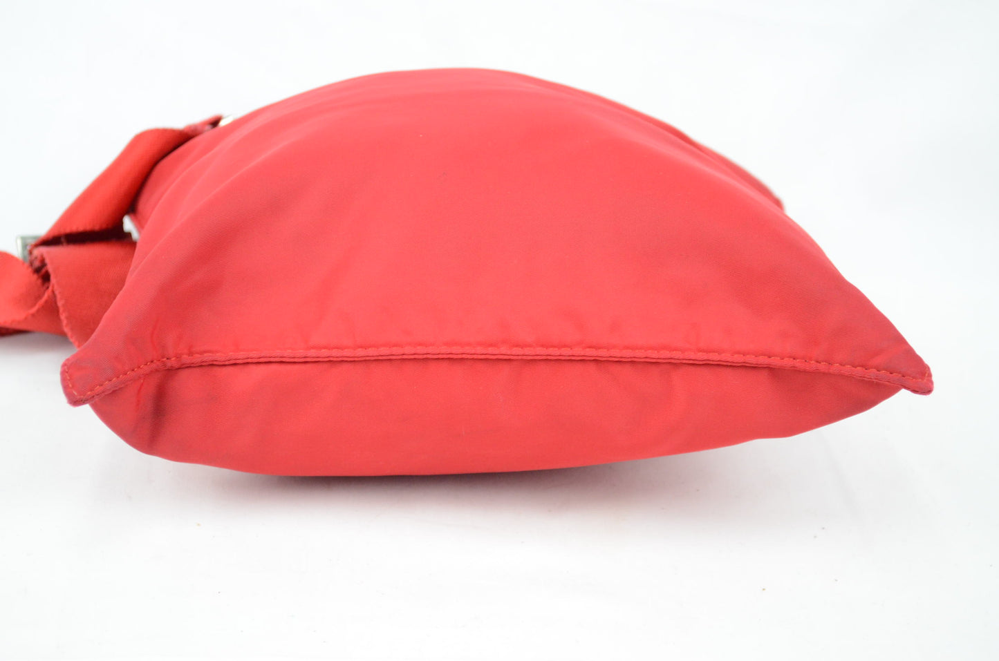 Prada Nylon Umhängetasche rot