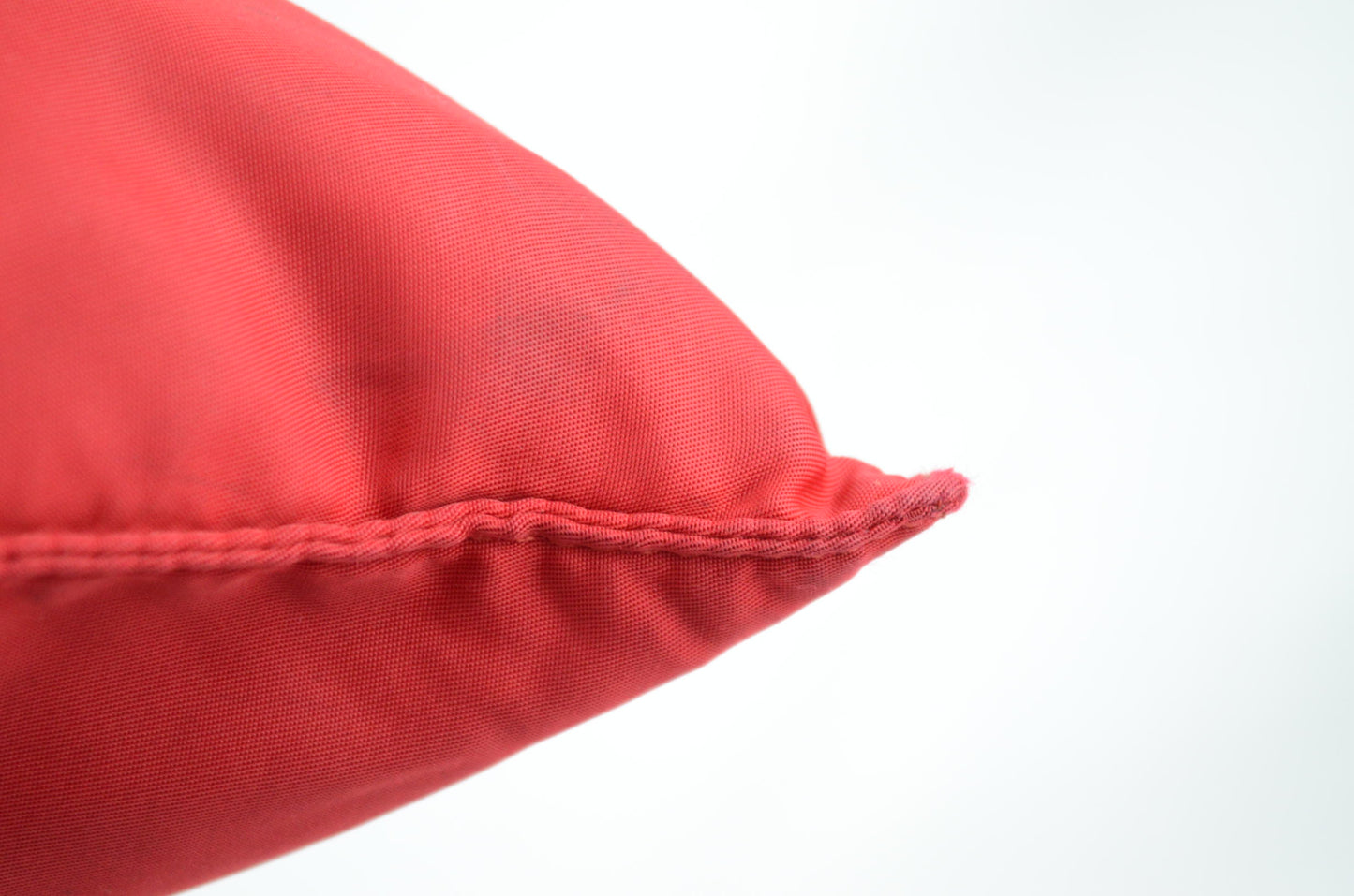 Prada Nylon Umhängetasche rot