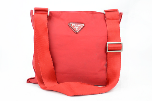 Prada Nylon Umhängetasche rot