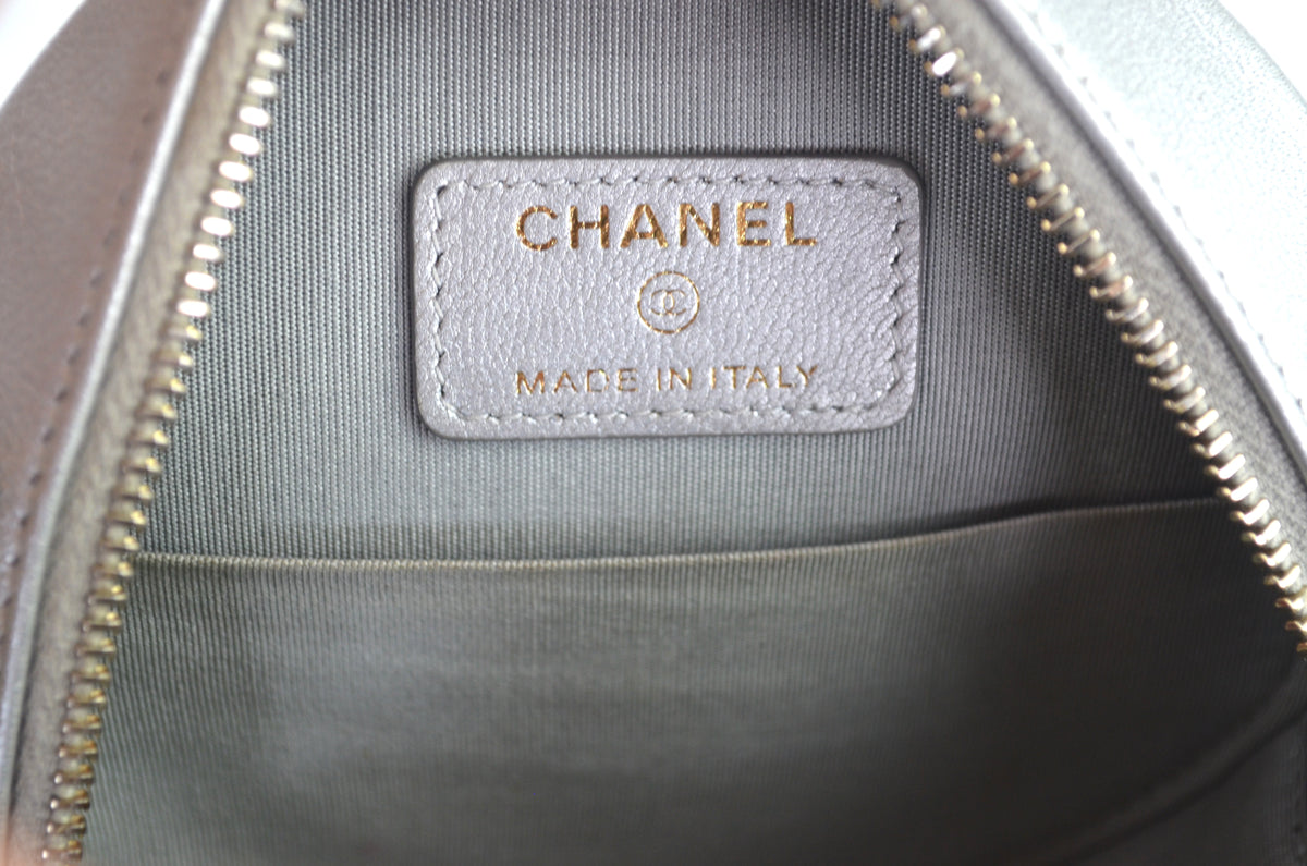 Chanel 19 Round Clutch with Chain Metallic Silber