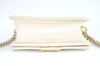 Chanel Boy Chevron Schultertasche Weiß & Beige