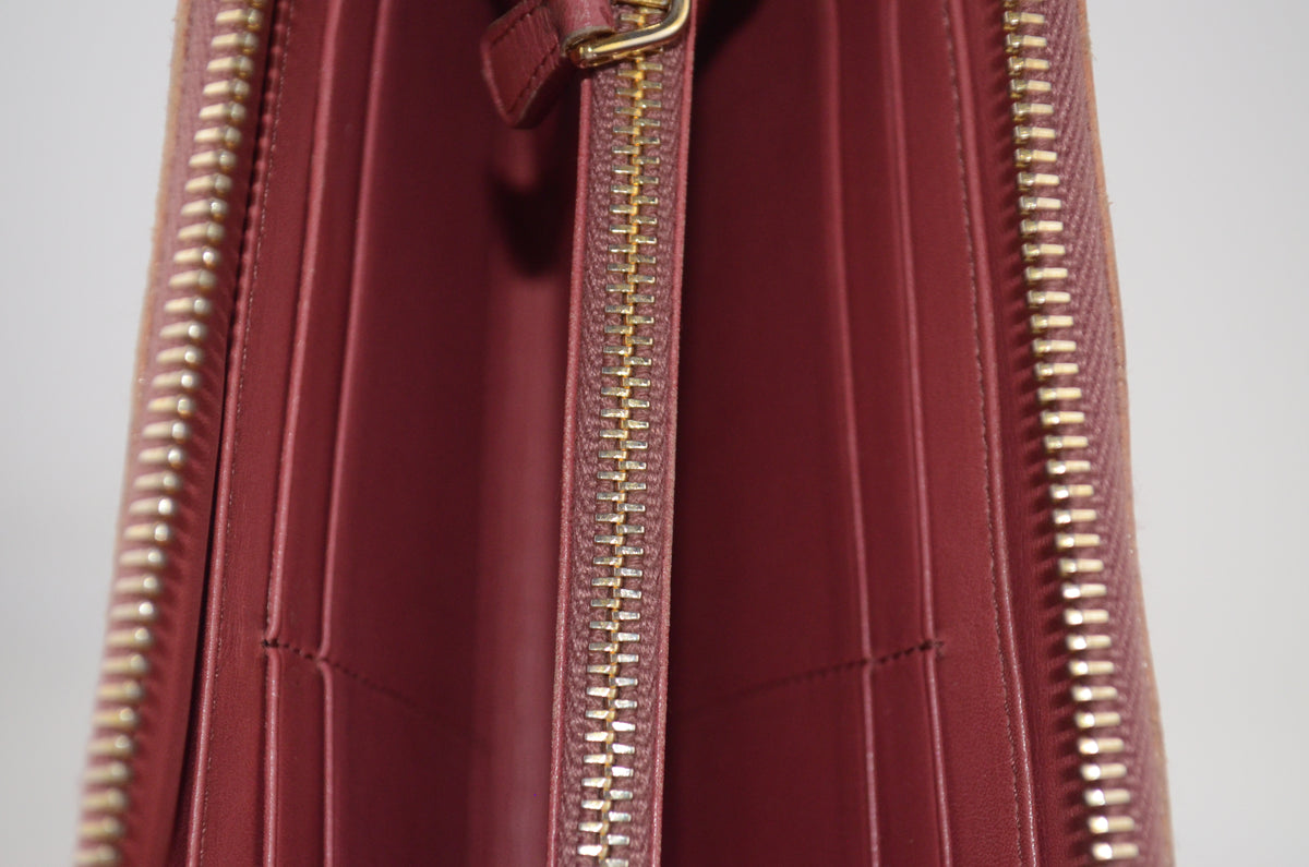 Miu Miu St. Cocco Lux Zip Around Wallet Lack-Kalbsleder in Antico