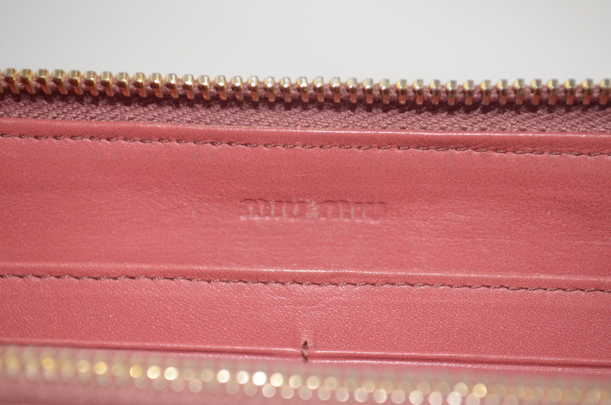 Miu Miu St. Cocco Lux Zip Around Wallet Lack-Kalbsleder in Antico