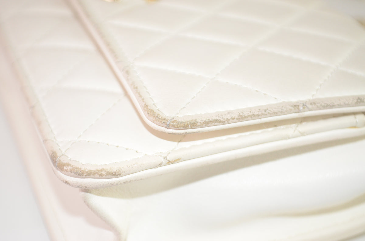 Chanel Schultertasche Weiß mit CC-Verschluss