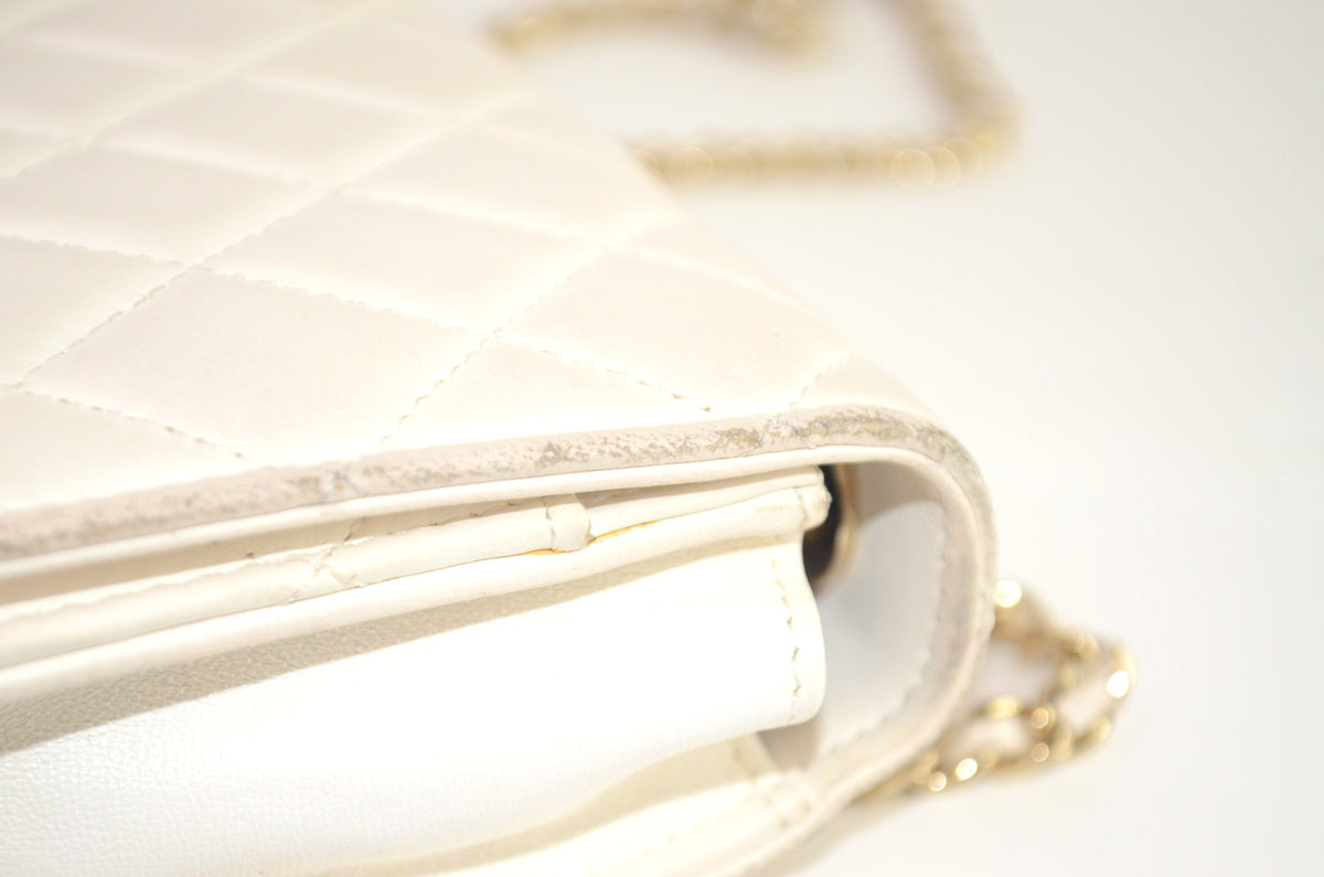 Chanel Schultertasche Weiß mit CC-Verschluss