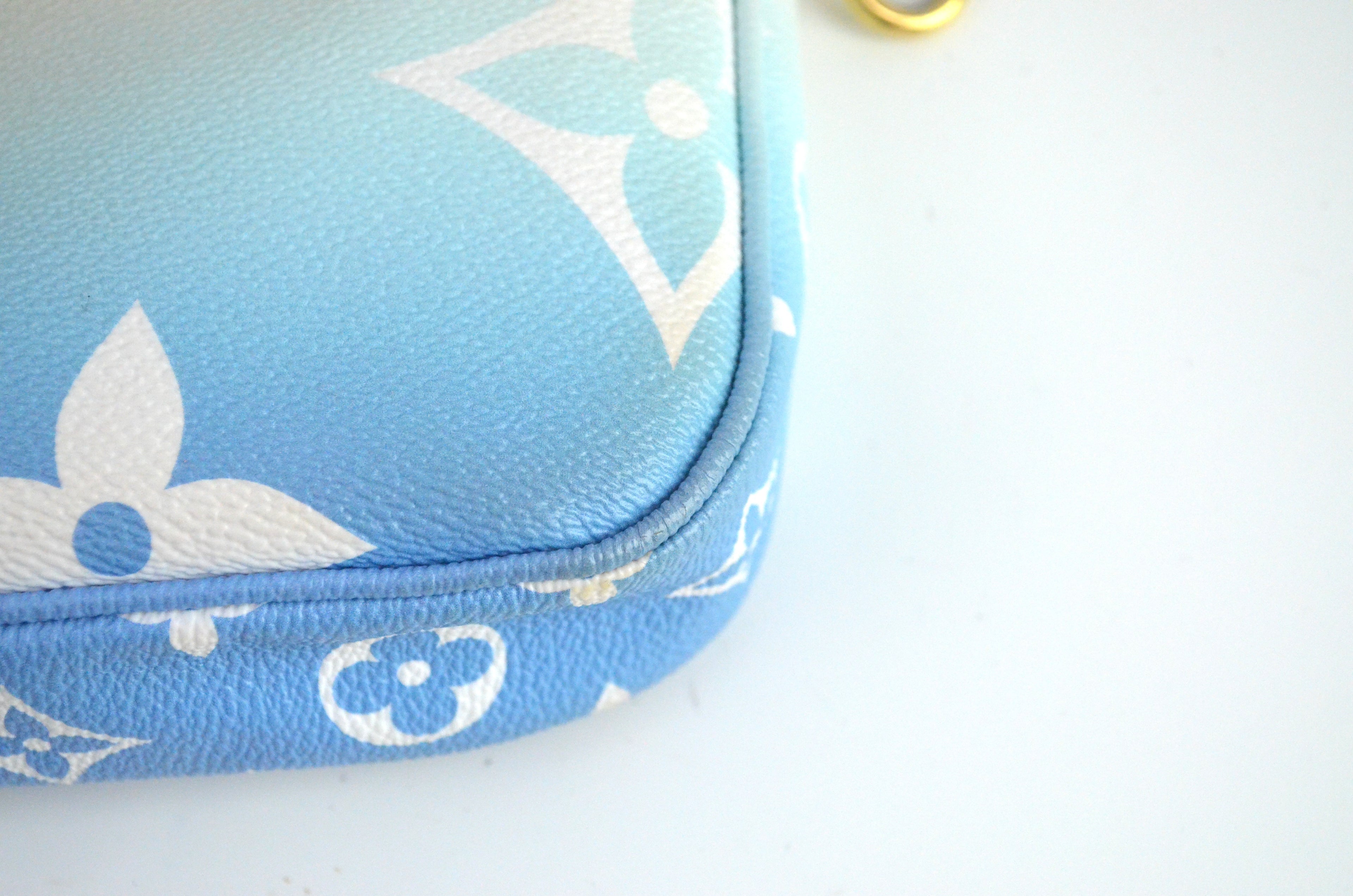 Louis Vuitton Multi Pochette Accessoires limitierted Edition „By the Pool“ Sommerkollektion 2021