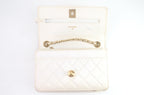 Chanel Schultertasche Weiß mit CC-Verschluss
