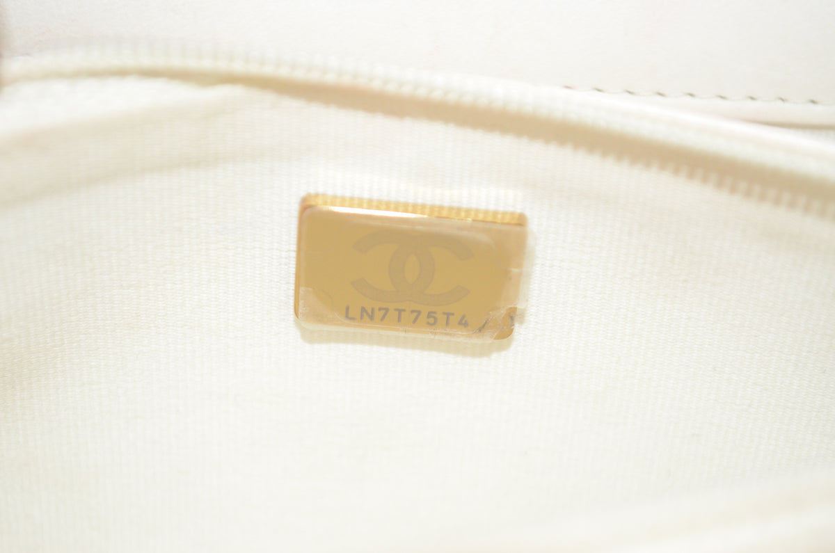 Chanel Schultertasche Weiß mit CC-Verschluss