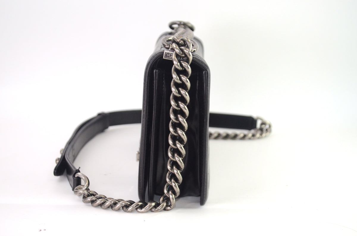 Chanel Boy Schultertasche Schwarz mit Kettenriemen