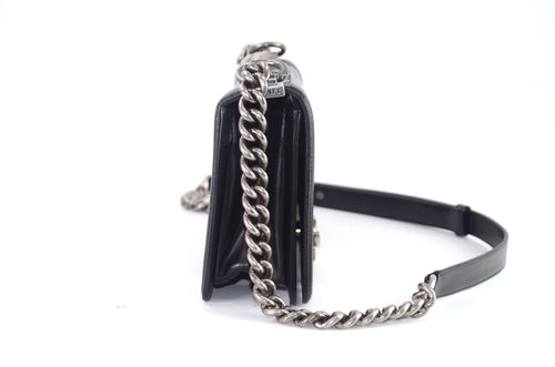 Chanel Boy Schultertasche Schwarz mit Kettenriemen