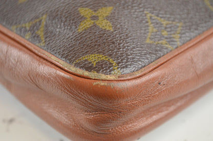 Louis Vuitton Clutch