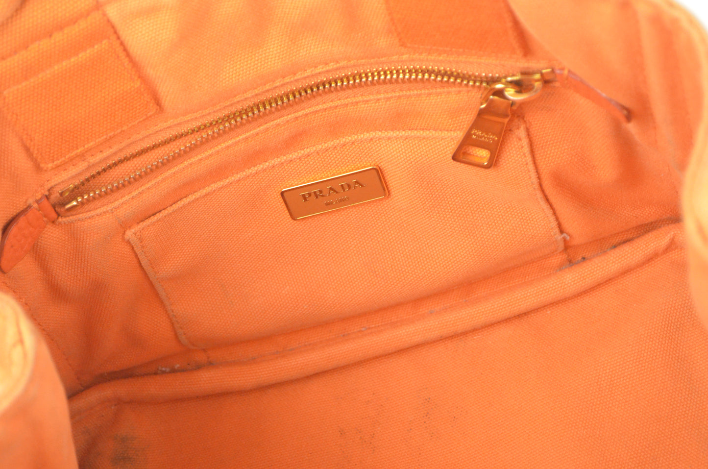 Prada Canapa