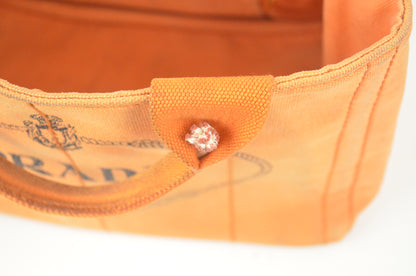 Prada Canapa