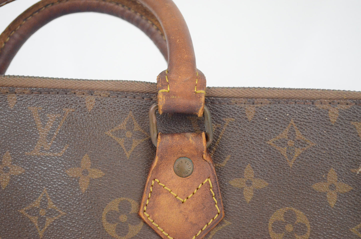 Louis Vuitton Sac Triangle