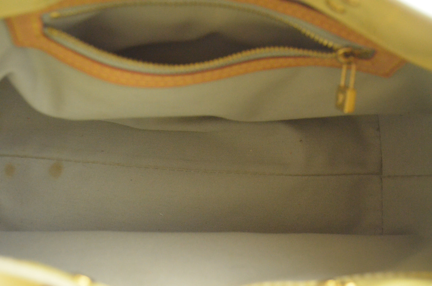 Louis Vuitton Vernis Reade