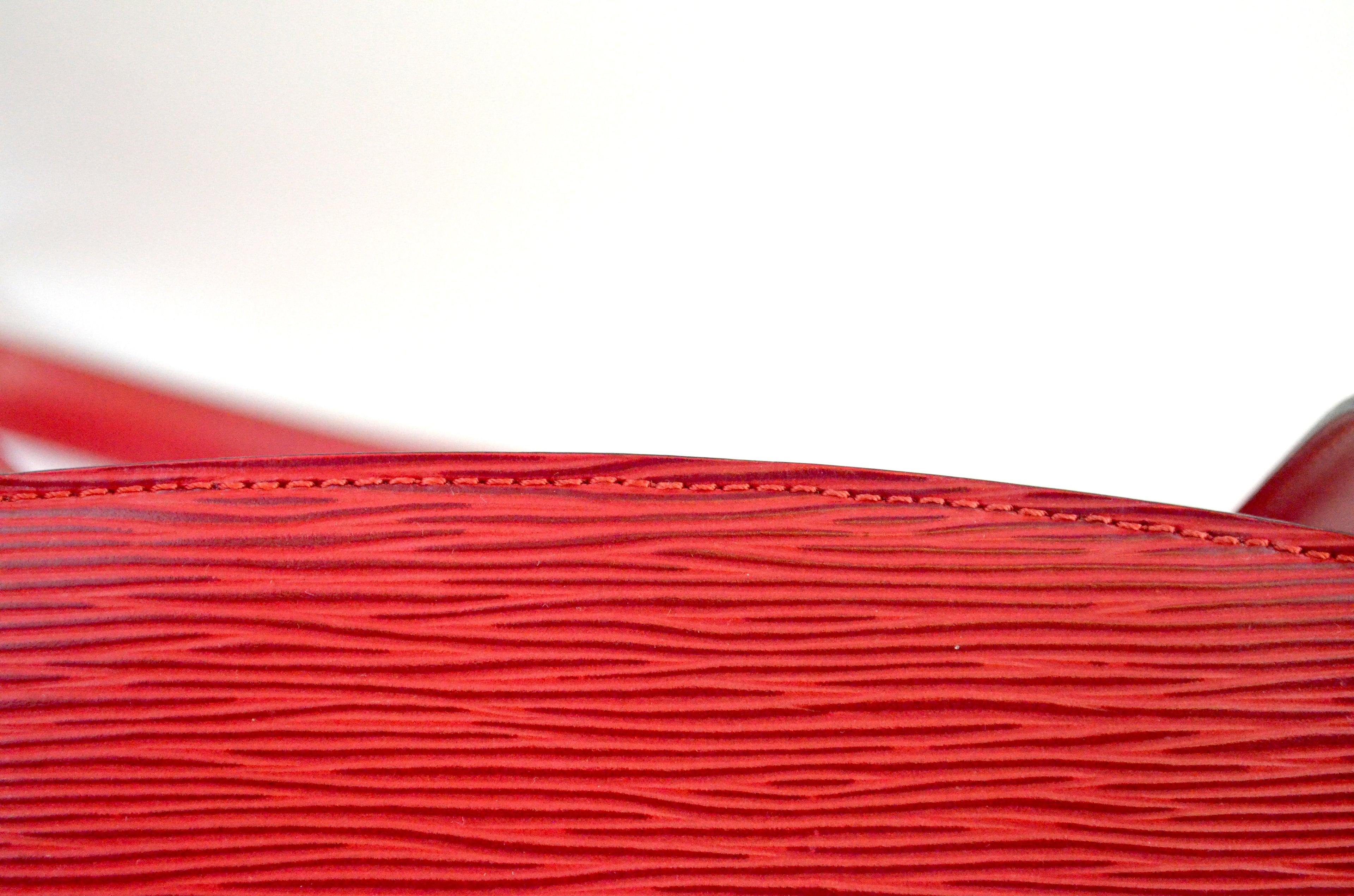 Louis Vuitton Saint Jacques Schultertasche Epi Leder Rot