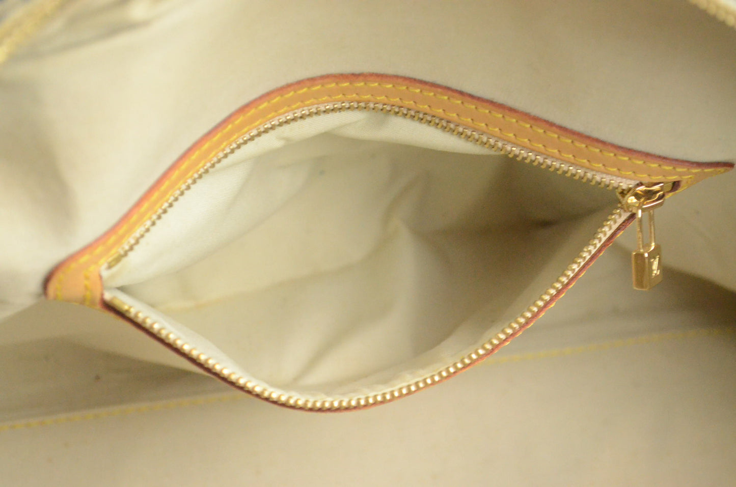 Louis Vuitton Marie Mini Lin