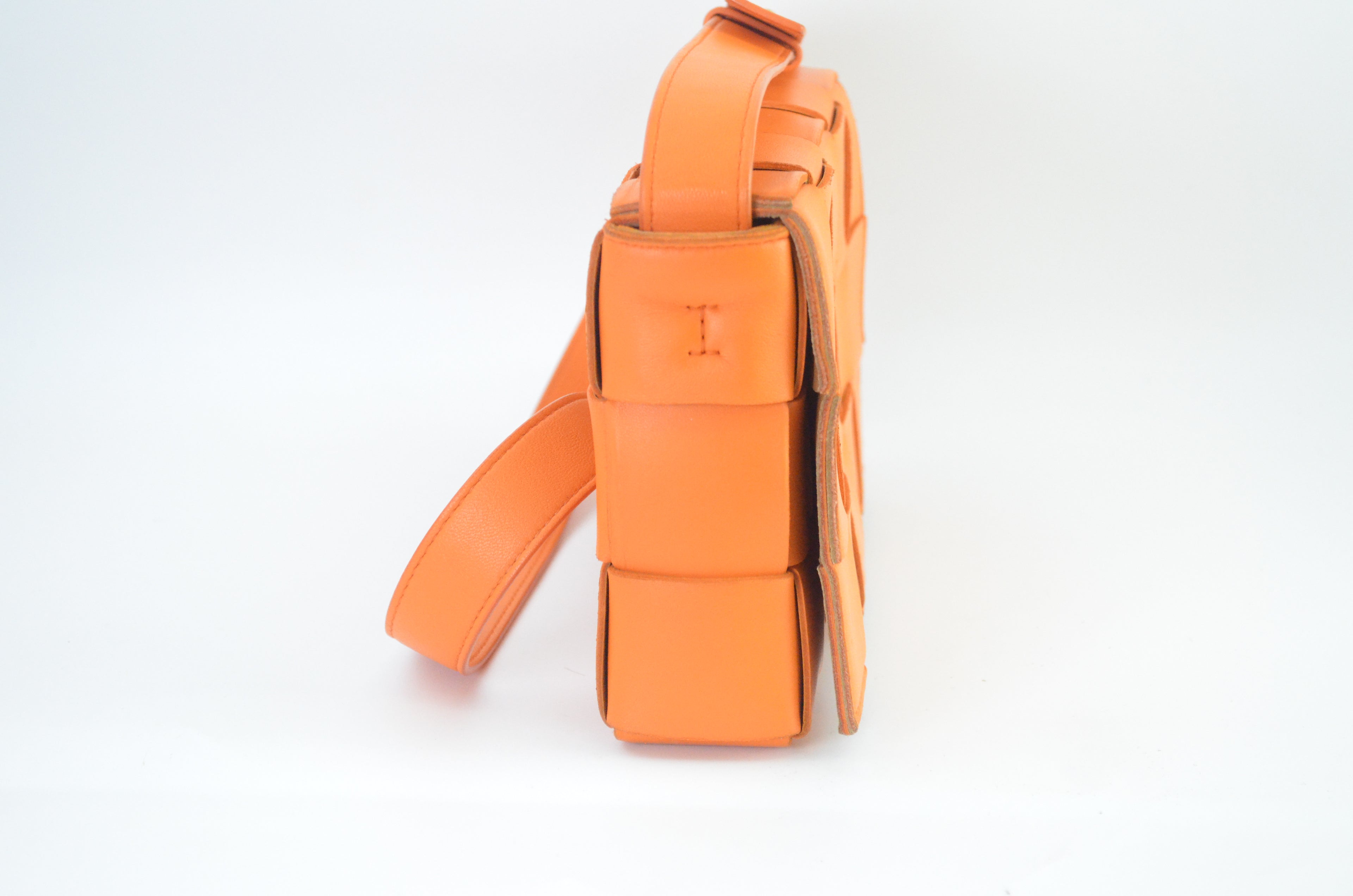 Bottega Veneta Intrecciato Camera Bag Umhängetasche Leder Orange