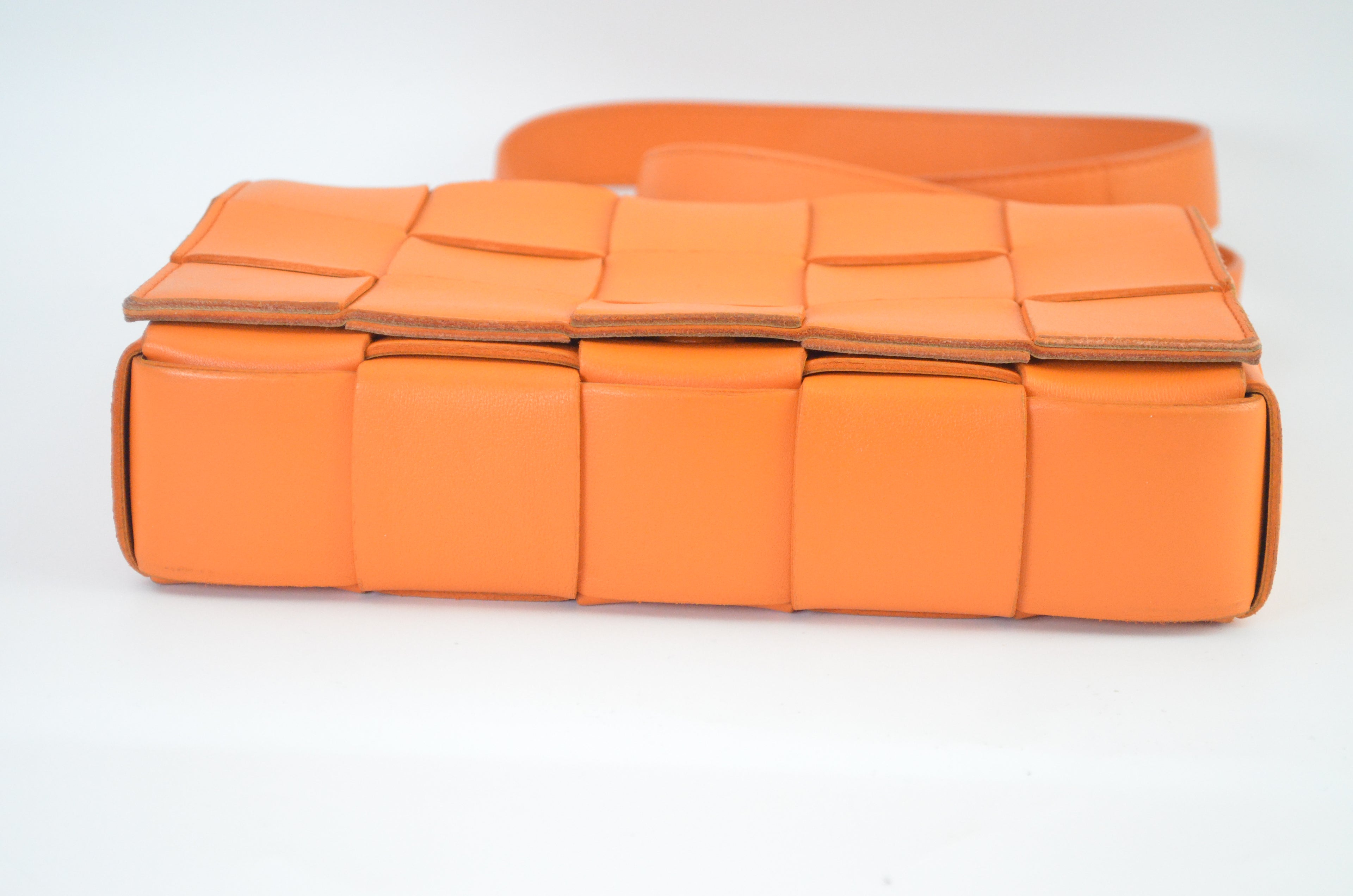 Bottega Veneta Intrecciato Camera Bag Umhängetasche Leder Orange