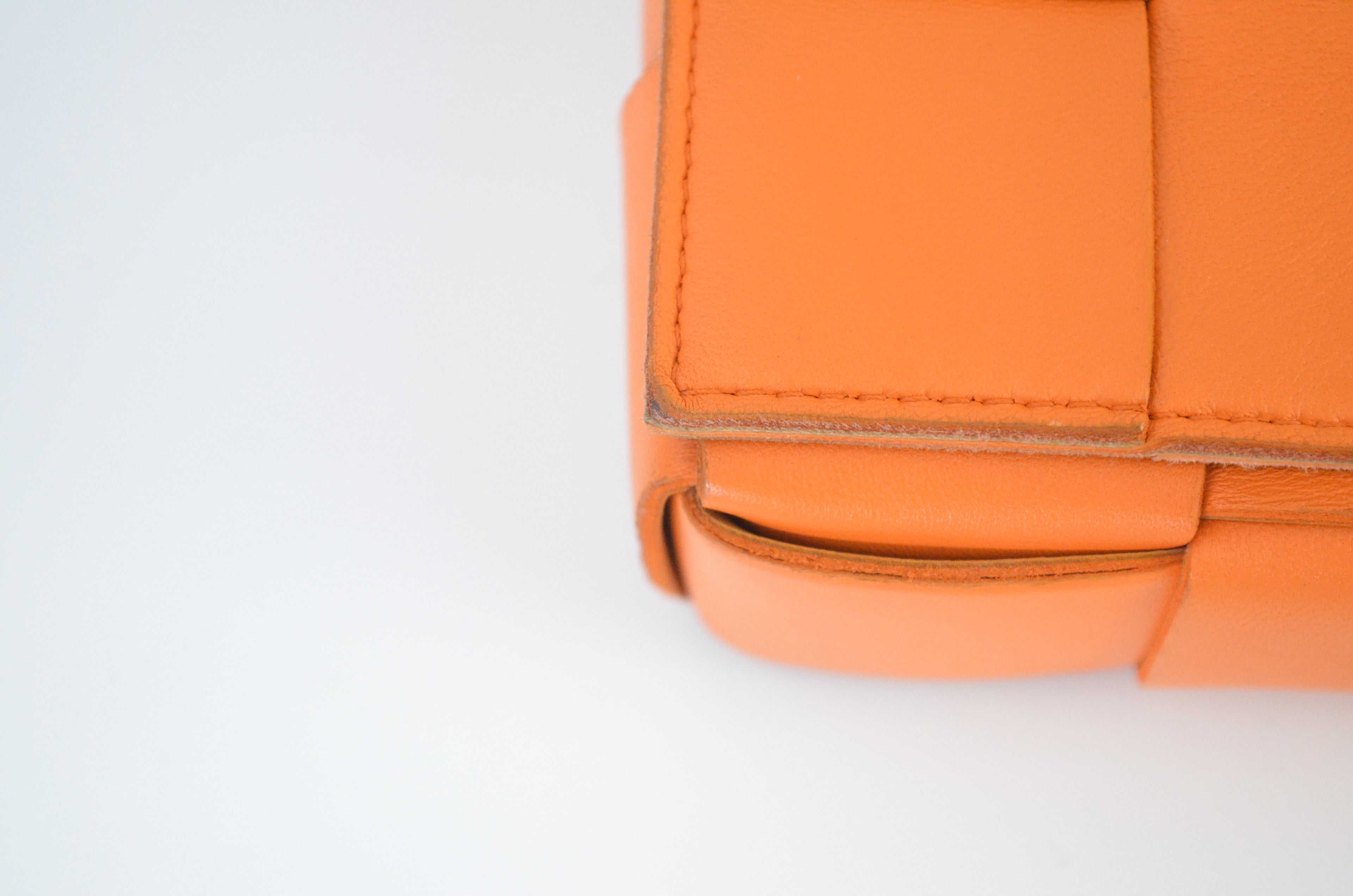 Bottega Veneta Intrecciato Camera Bag Umhängetasche Leder Orange
