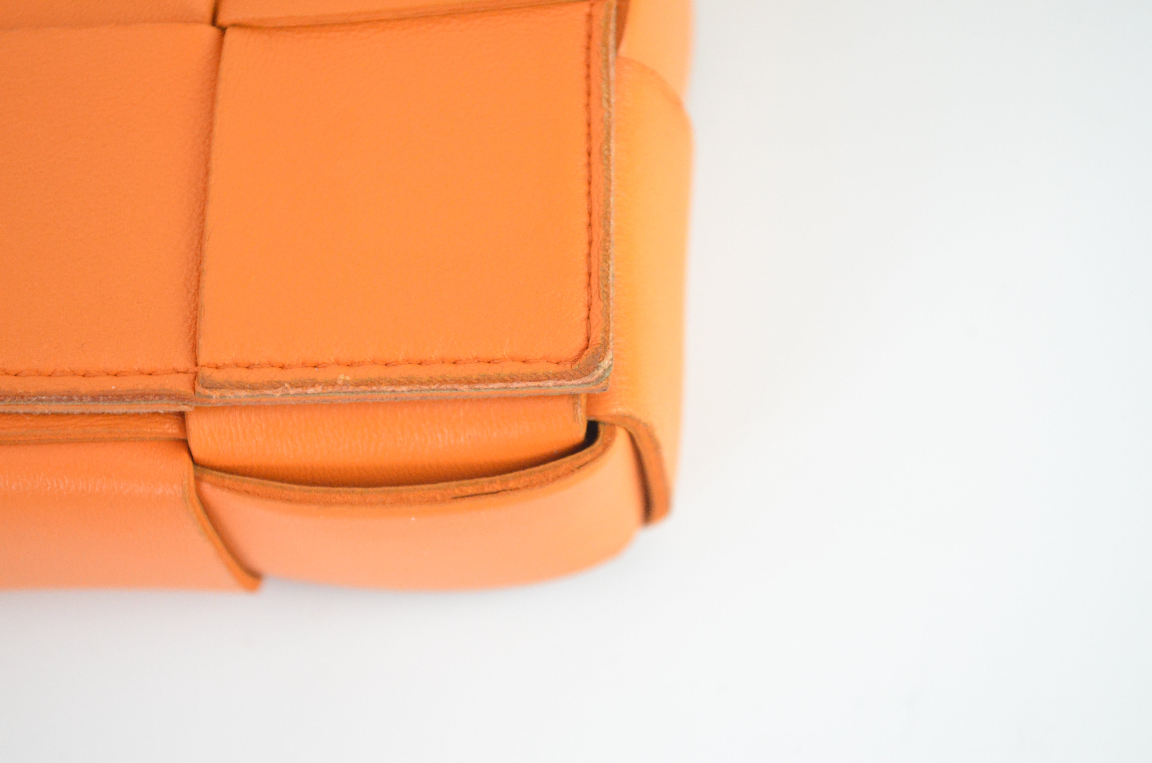 Bottega Veneta Intrecciato Camera Bag Umhängetasche Leder Orange