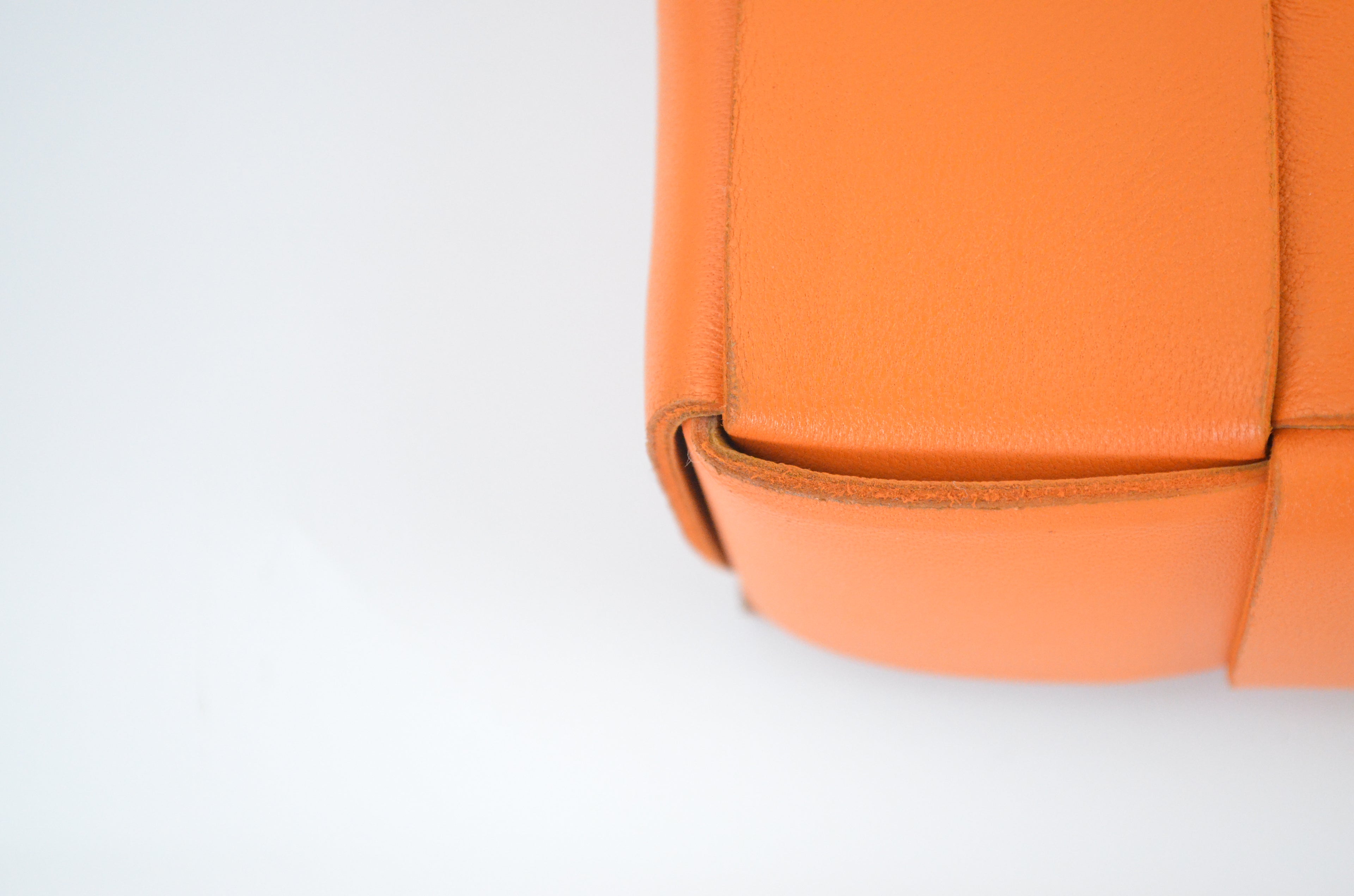 Bottega Veneta Intrecciato Camera Bag Umhängetasche Leder Orange