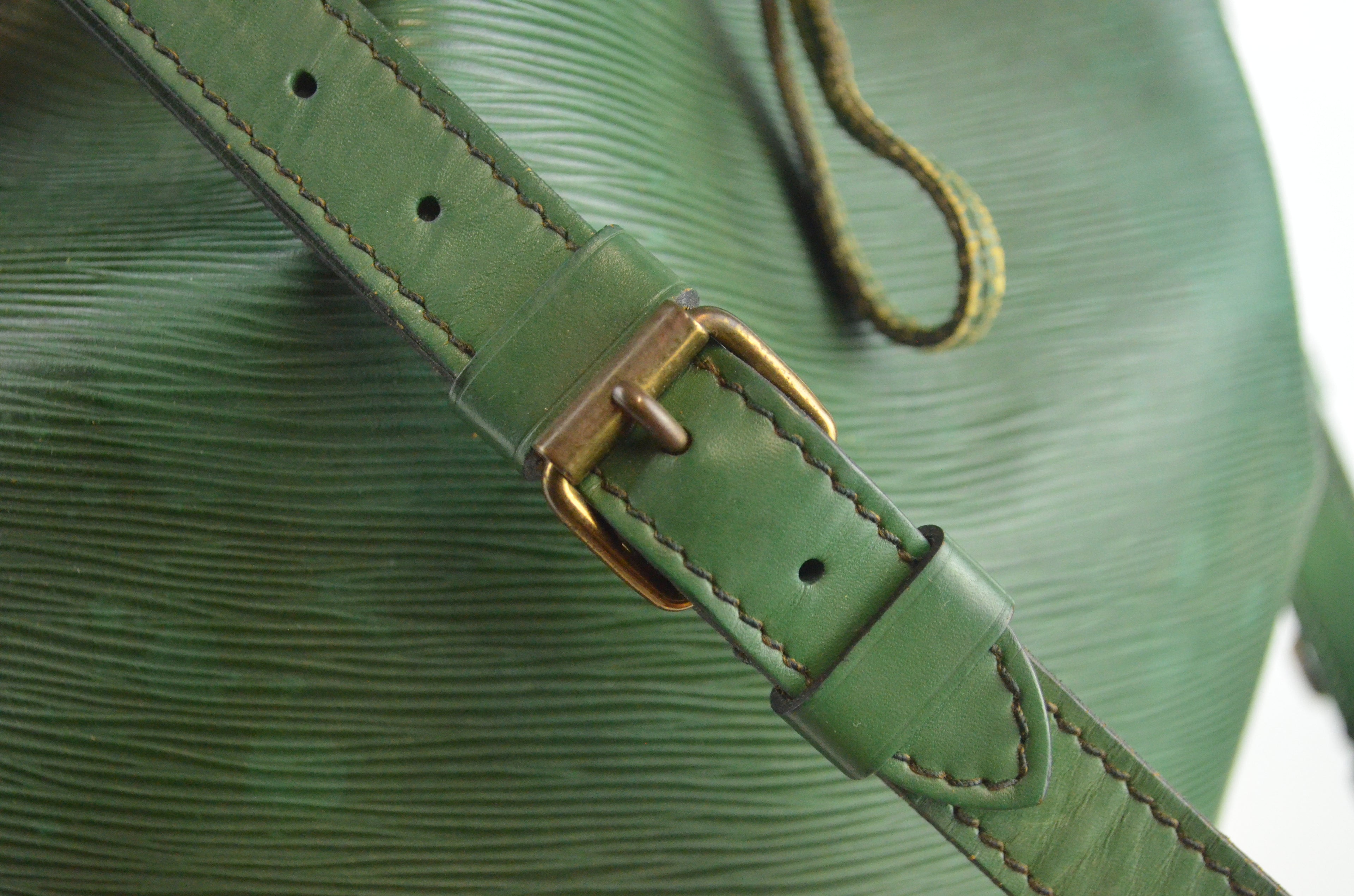 Louis Vuitton Noé Epi Leder