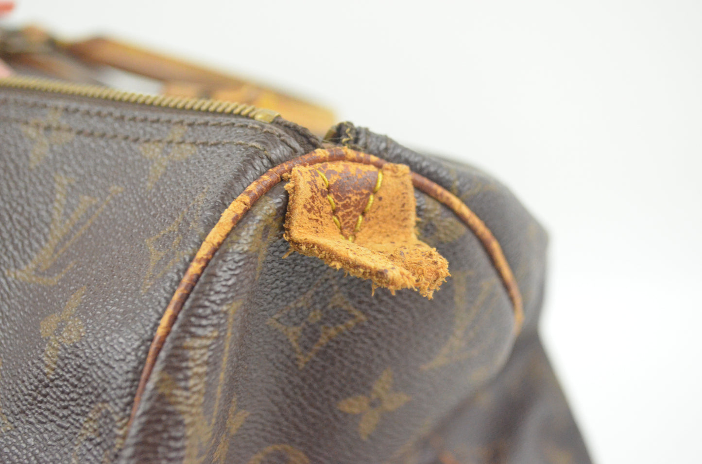 Louis Vuitton Speedy 40 Monogram Canvas