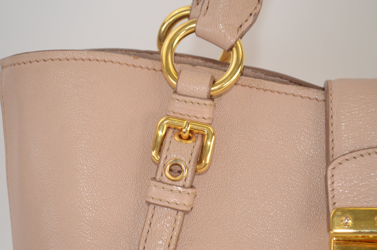 Miu Miu Madras Pushlock Tote Handtasche Leder Beige