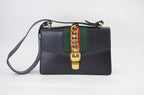 Gucci Sylvie Schultertasche Leder Schwarz mit Webstreifen
