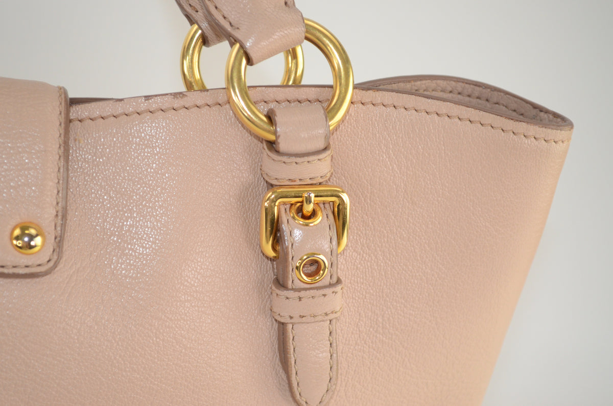 Miu Miu Madras Pushlock Tote Handtasche Leder Beige