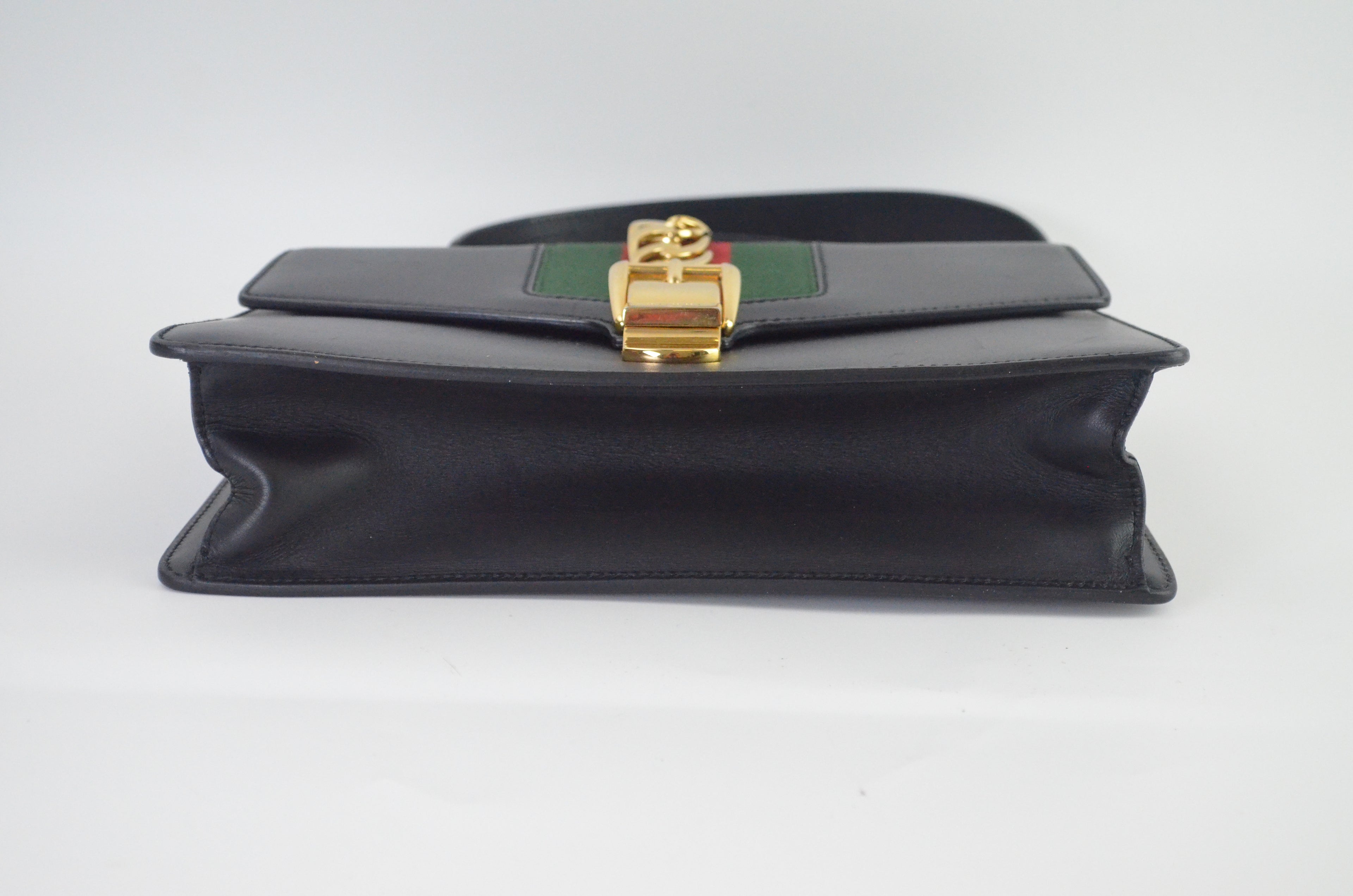 Gucci Sylvie Schultertasche Leder Schwarz mit Webstreifen