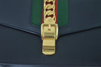 Gucci Sylvie Schultertasche Leder Schwarz mit Webstreifen