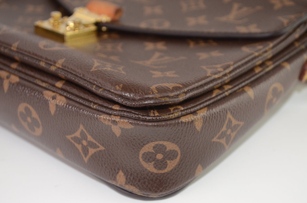 Louis Vuitton Pochette Métis Monogram Canvas Braun