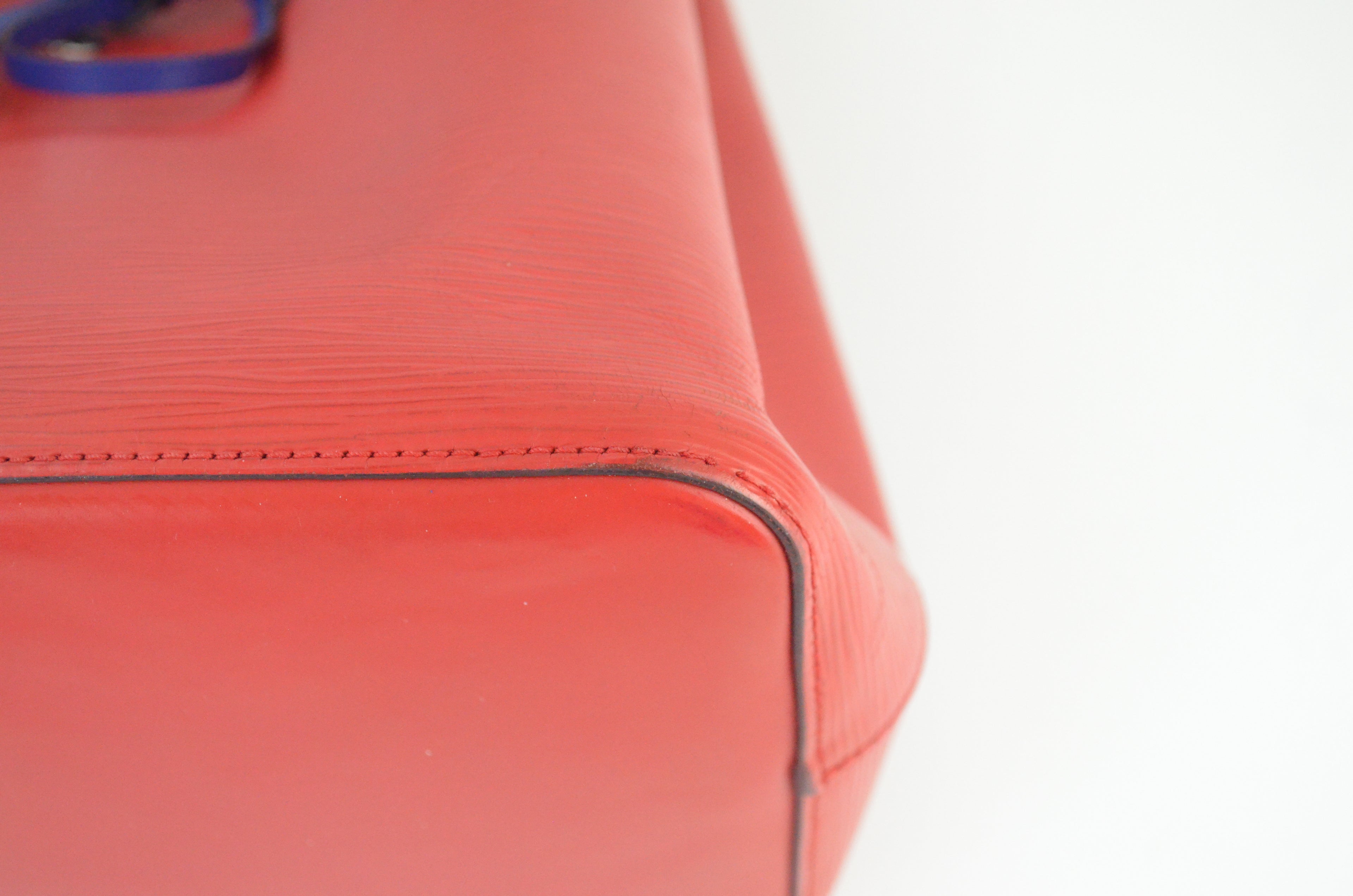 Louis Vuitton NéoNoé Epi Leder rot