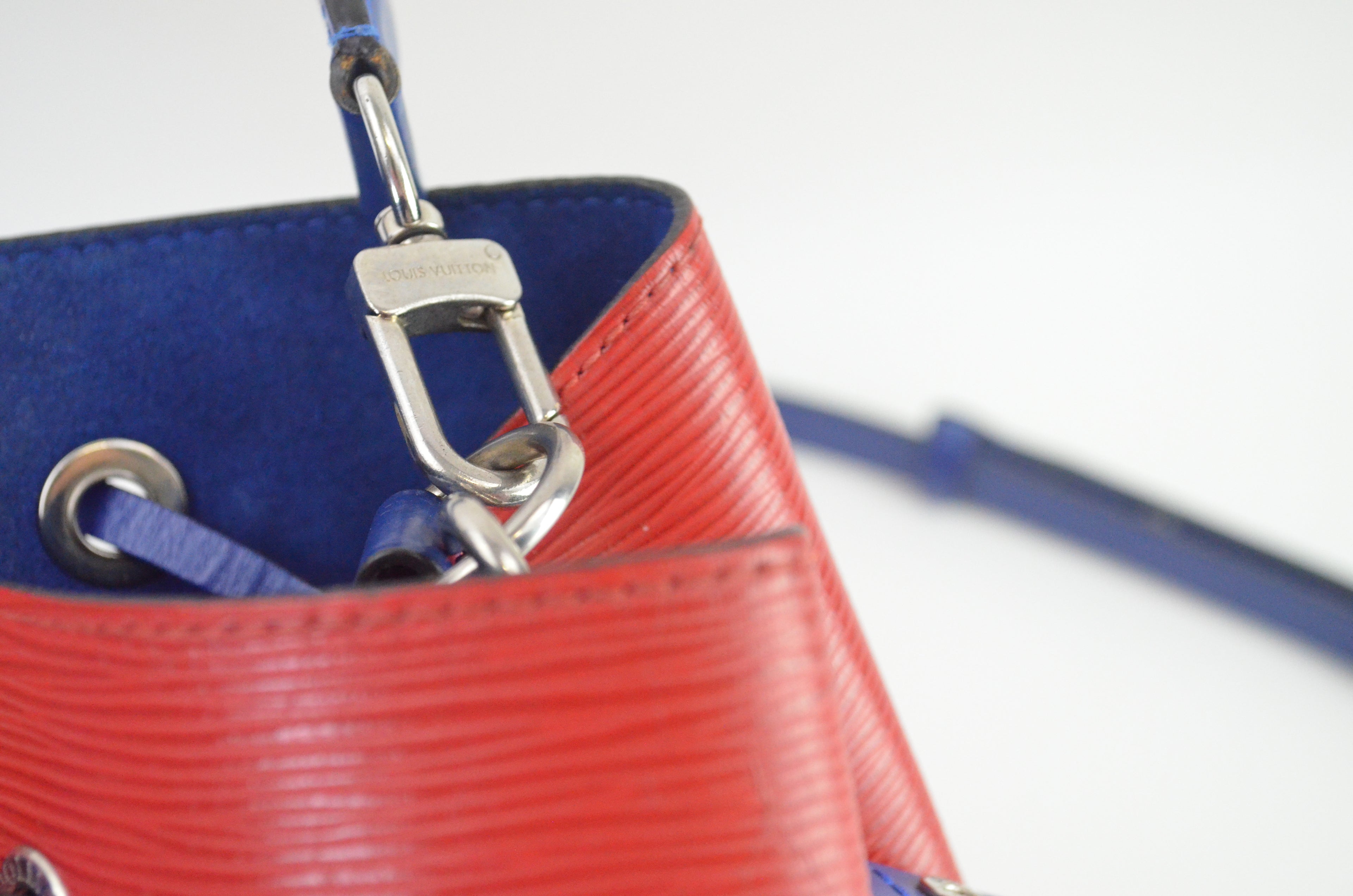 Louis Vuitton NéoNoé Epi Leder rot