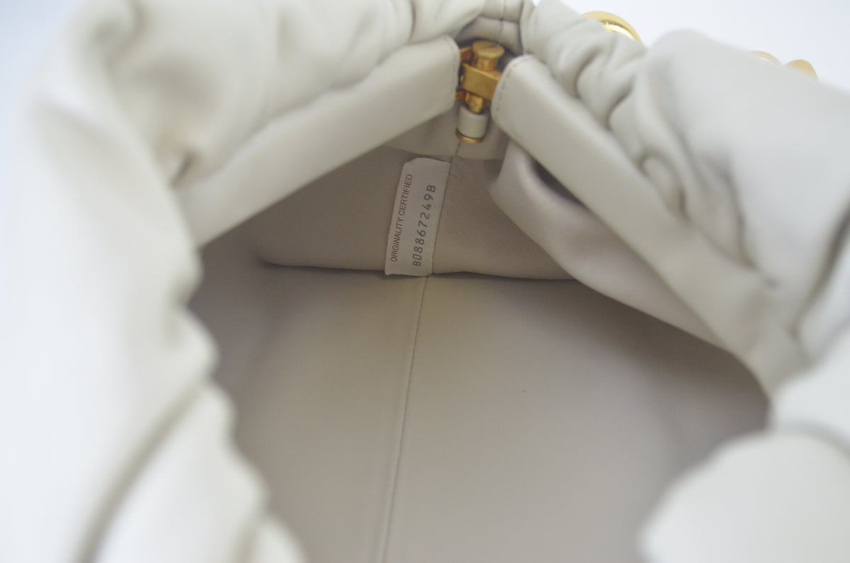 Bottega Veneta The Chain Pouch Weiß