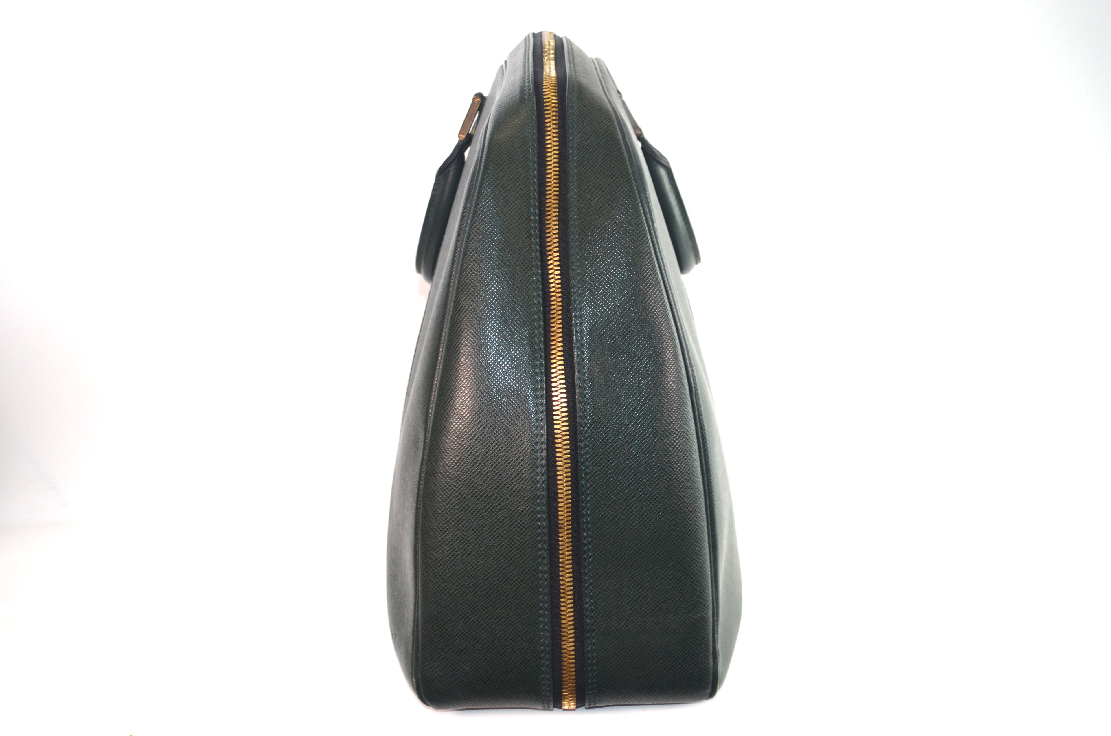 Louis Vuitton Kendall Reisetasche Taiga Leder Grün Vintage