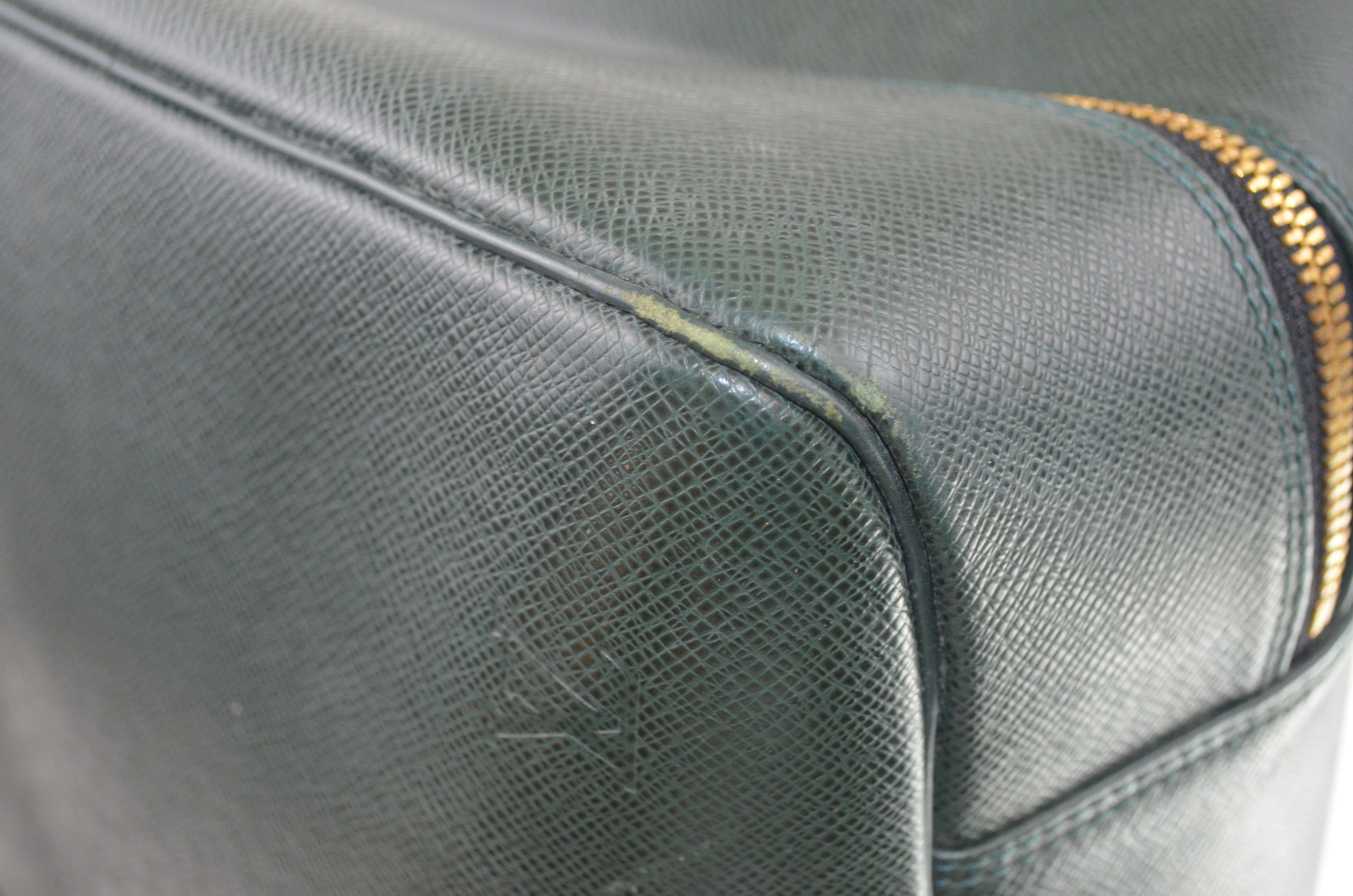 Louis Vuitton Kendall Reisetasche Taiga Leder Grün Vintage