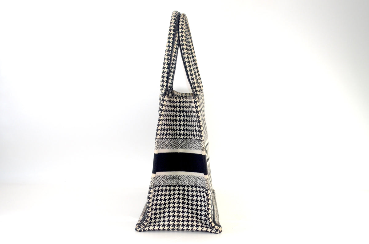 Dior Book Tote Large Houndstooth Schwarz Weiß