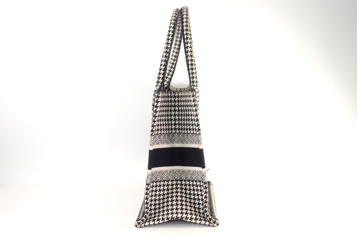 Dior Book Tote Large Houndstooth Schwarz Weiß
