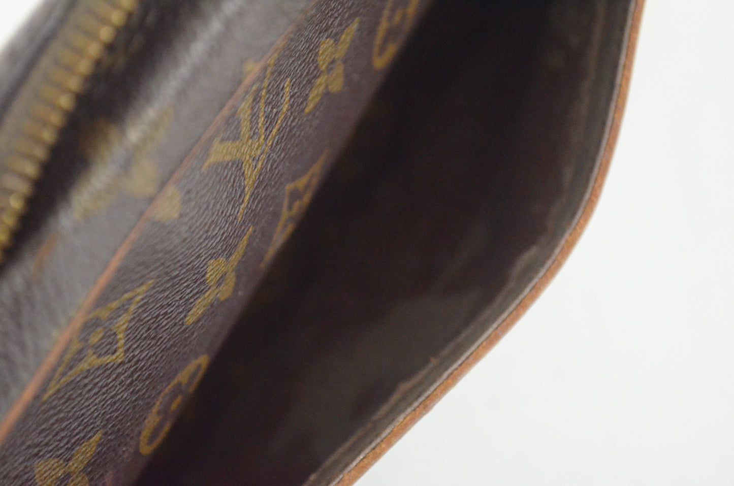 Louis Vuitton Clutch Monogram Canvas