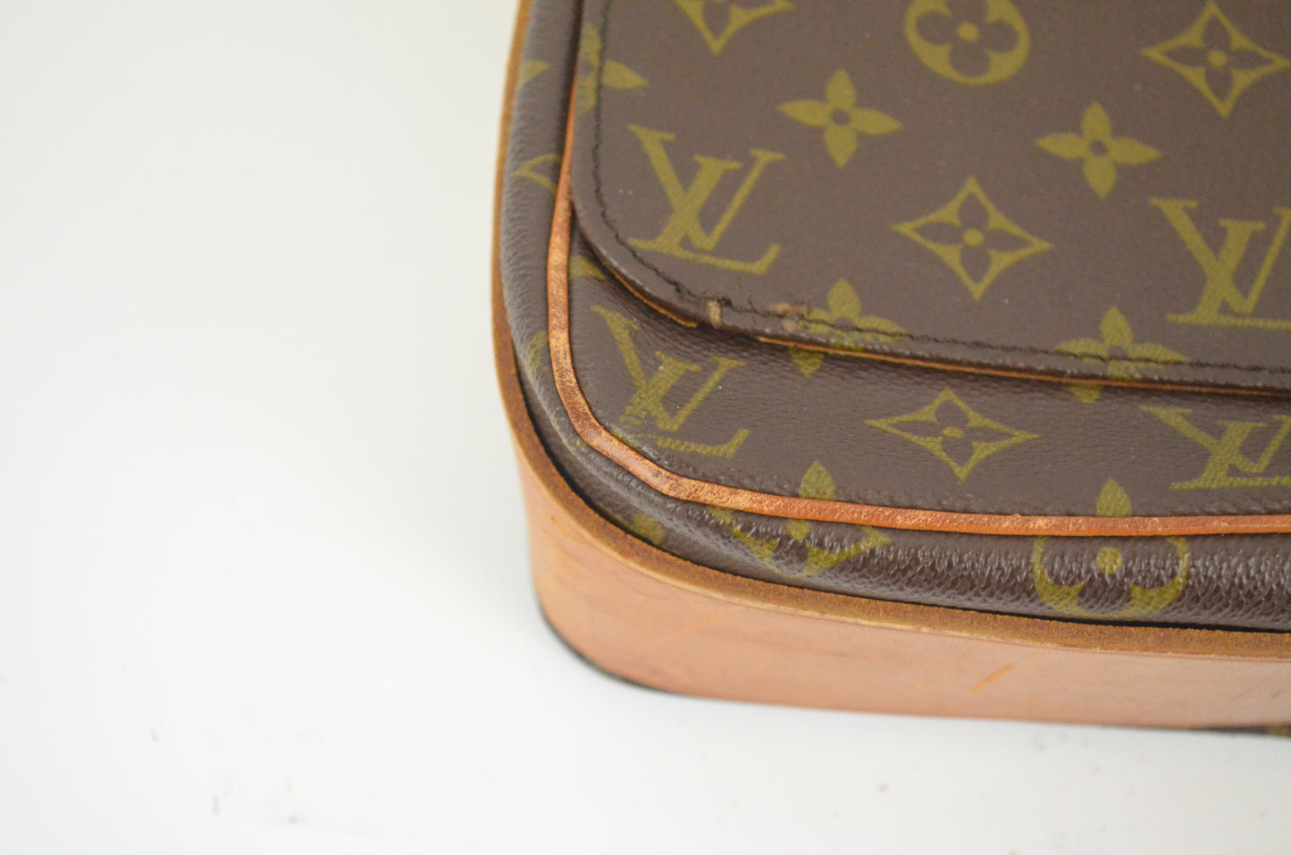 Louis Vuitton Cartouchiere