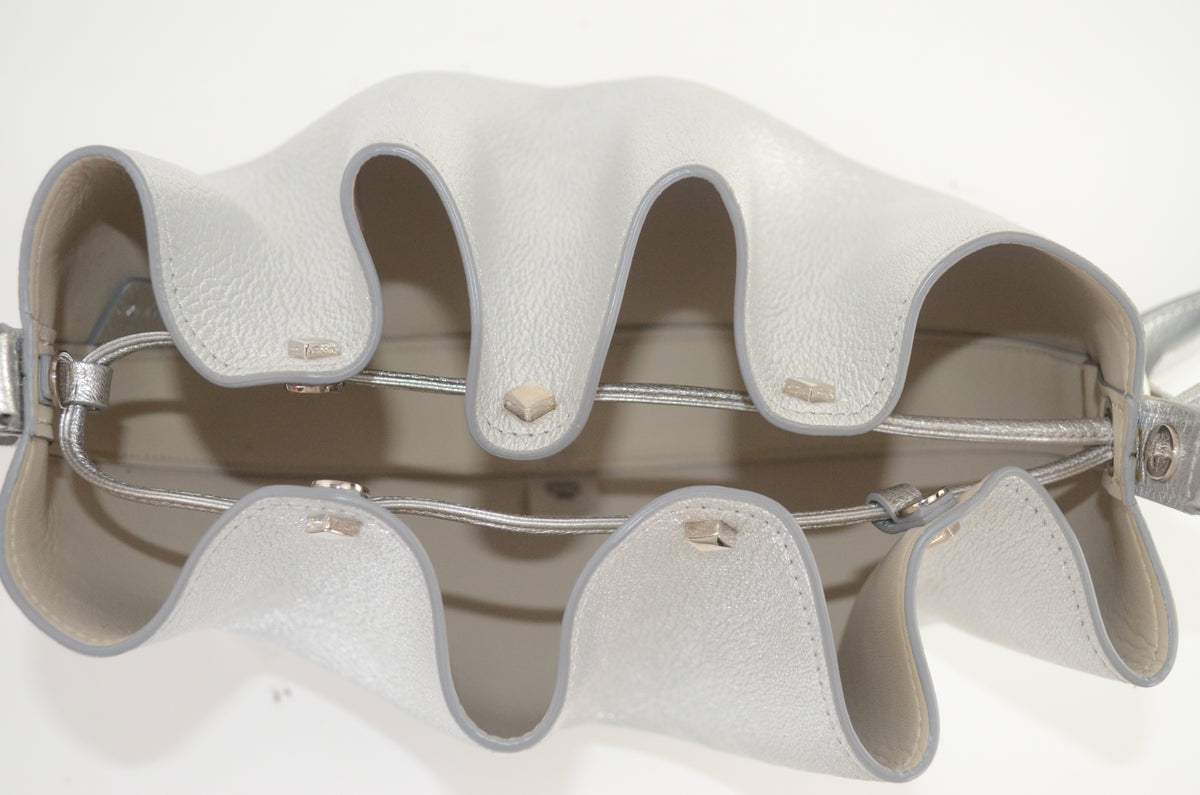 MCM Metallic Studded Bucket Bag Silber