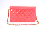Chanel Boy Wallet on Chain Lackleder Pink mit Kettenriemen
