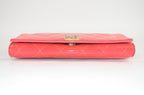 Chanel Boy Wallet on Chain Lackleder Pink mit Kettenriemen